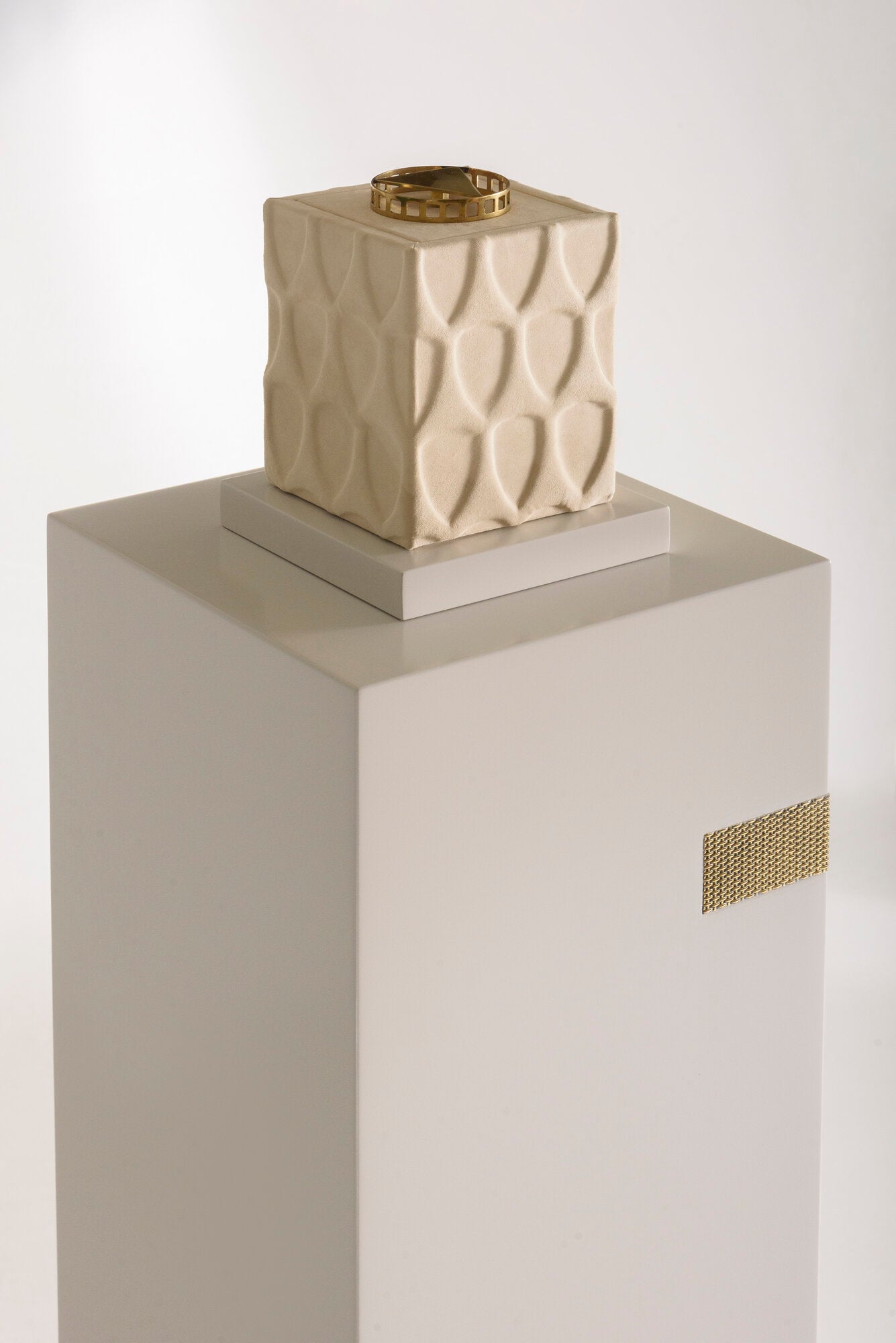Kata Plinth