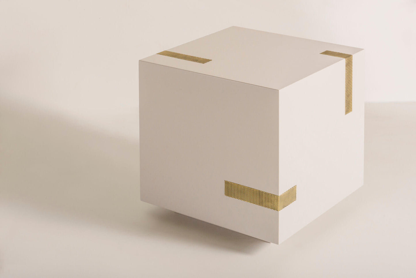 Kata Side Table