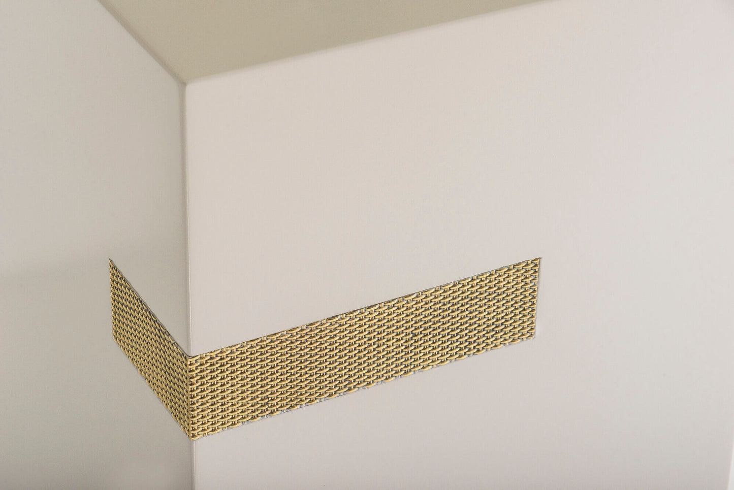 Kata Side Table